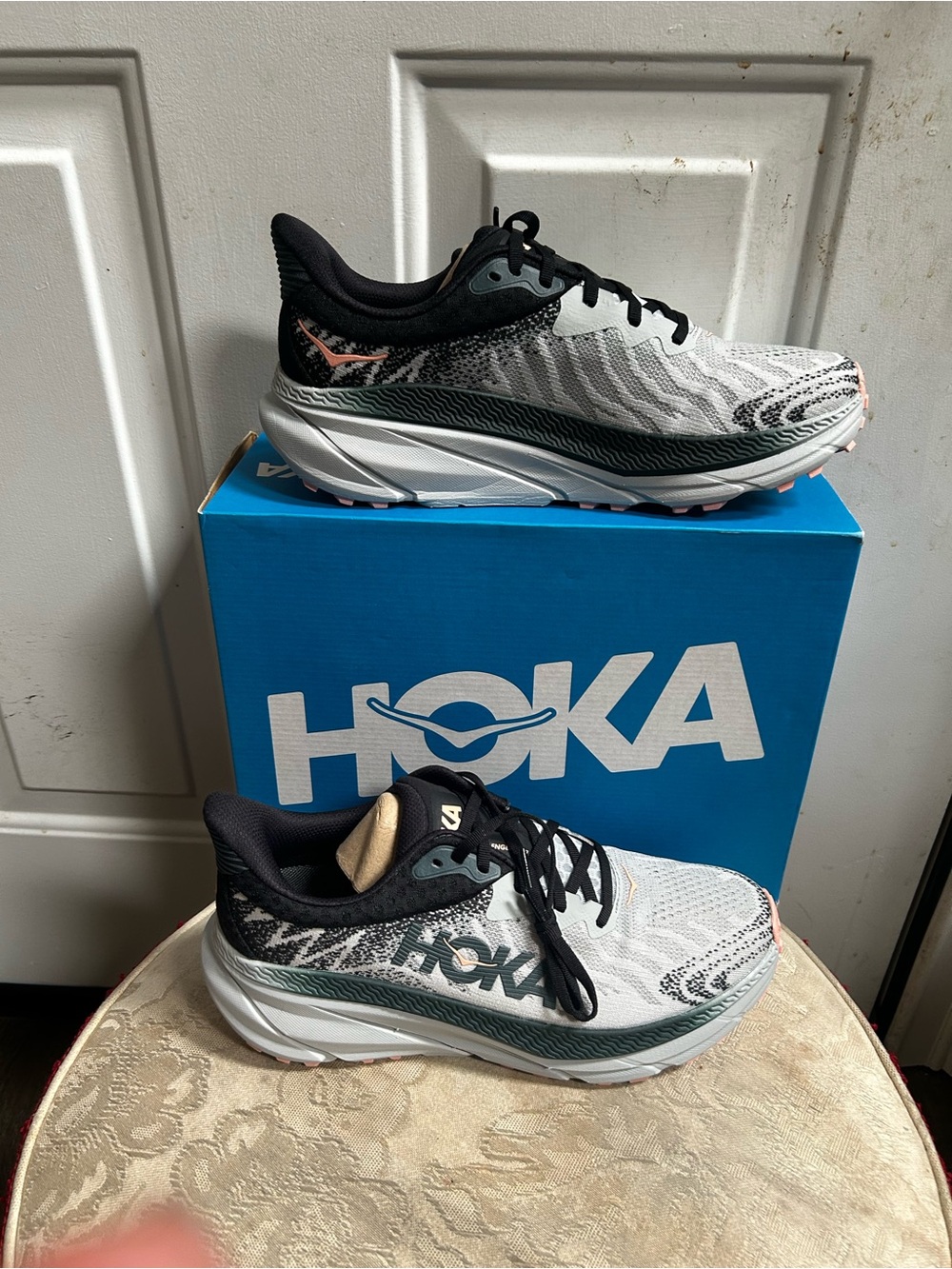 Sz 10.5B-Hoka One One Challenger ATR7 women’s Running Trail Running Shoes -
